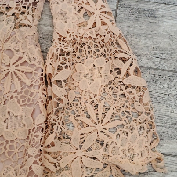 Floral lace bell sleeve dress sz 2 - Picture 4 of 10